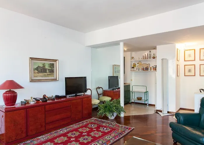 Dora Trevi Apartment