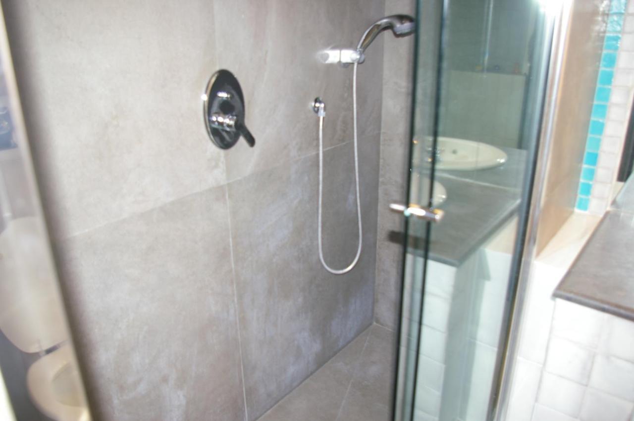 Dora Trevi Apartment