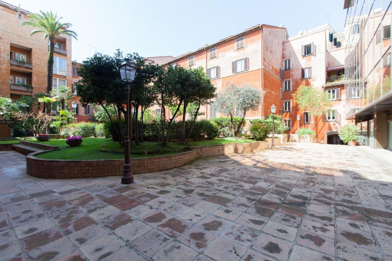 Dora Trevi Apartment Rom